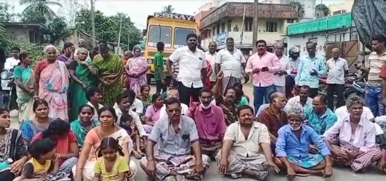 ஆரணி ஆற்றில் மணல் கொள்ளையை தடுக்க போராட்டம்