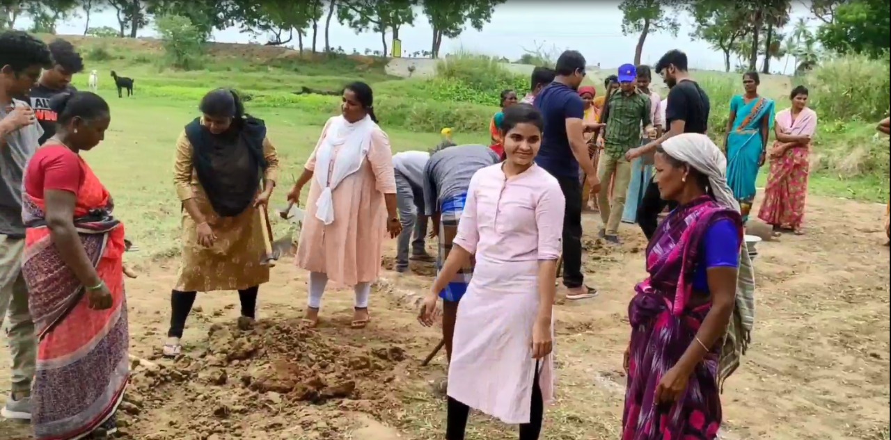 100 நாள் வேலைக்கு செல்லும் பிரபல ஐடி ஊழியர்கள்