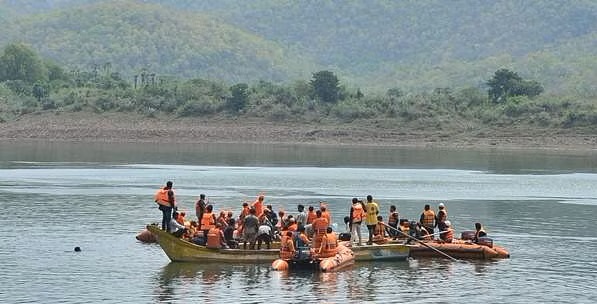 பாகிஸ்தானில் படகு கவிழ்ந்த விபத்து – பலி எண்ணிக்கை 21ஆக உயர்வு