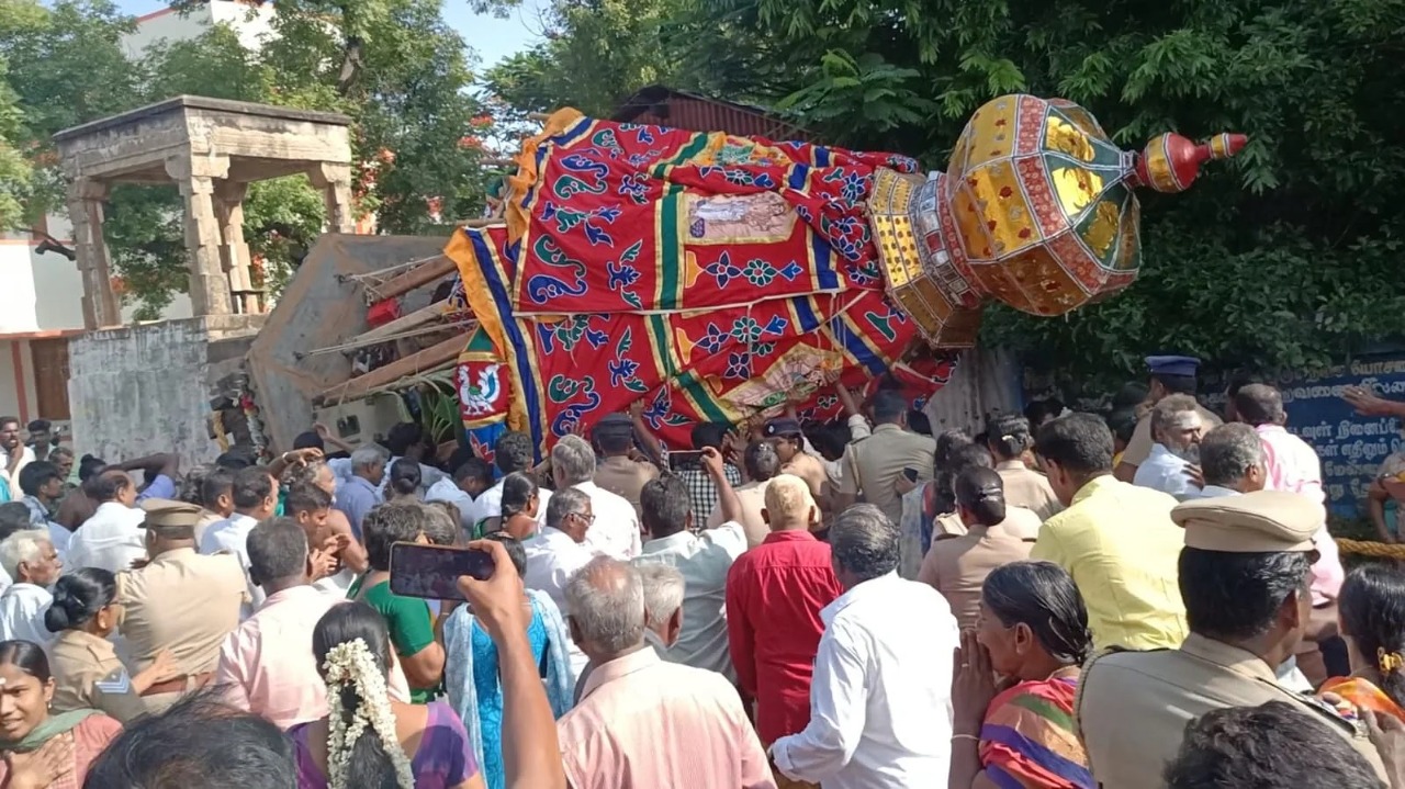 புதுக்கோட்டை தேர் கவிழ்ந்த விபத்தில் இருவர் கைது