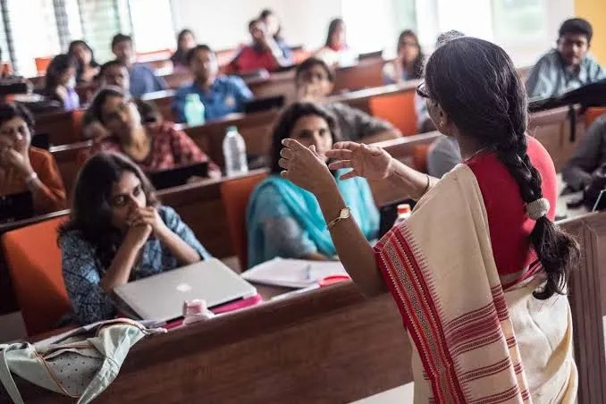 உயர்கல்வியை தொடராத மாணவர்களுக்கு சிறப்பு முகாம்