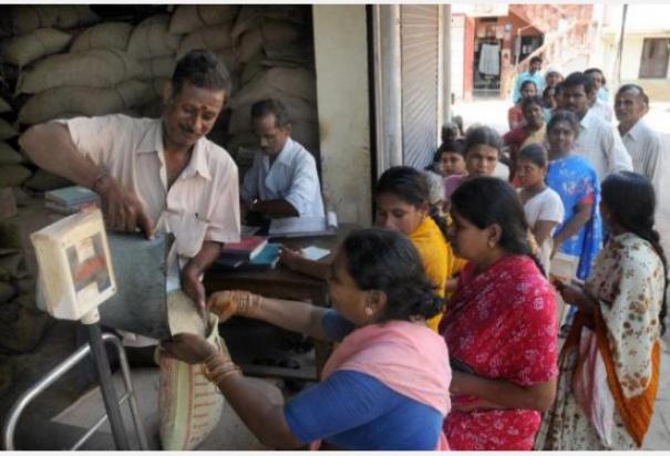 ரேஷன் கடைகளில் விற்பனையாளர் நியமனங்களை தேர்வு மூலம் நிரப்ப வேண்டும் : ஐகோர்ட்டில் வழக்கு